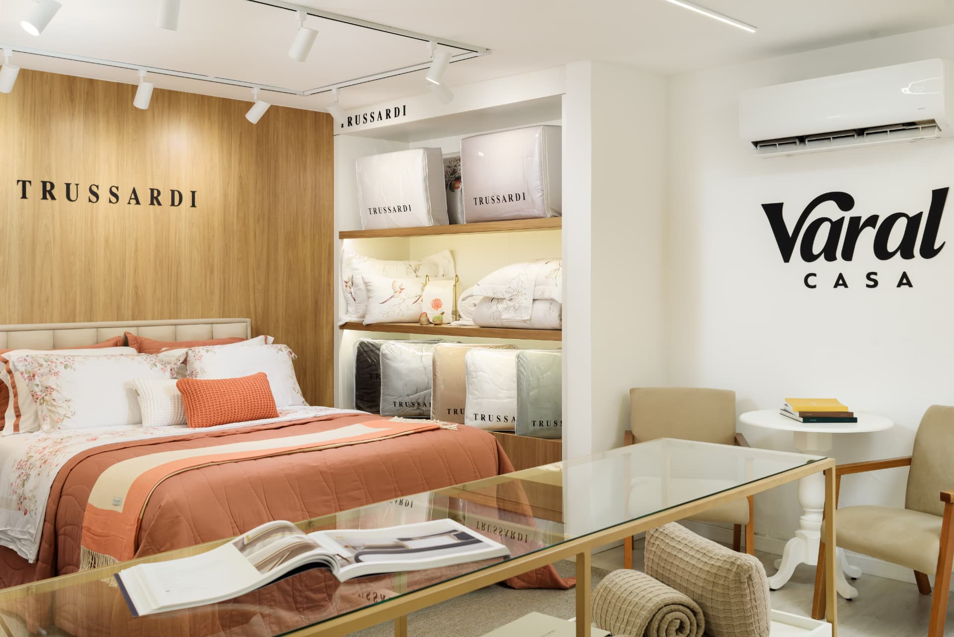 Espaço Trussardi - Varal Casa 24 de Outubro — imagem 1 de 4